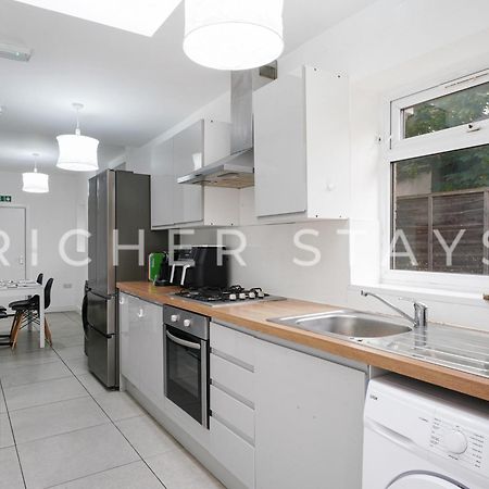 Large Home For Contractors & Families - Garden & Amenities London Exterior foto